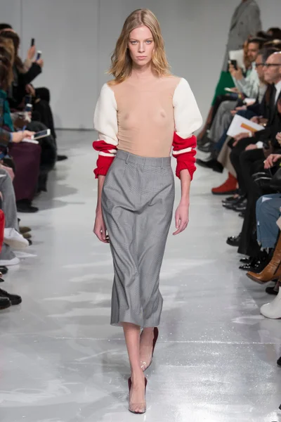 Look 12